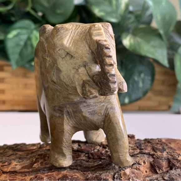 Vintage Soapstone Elephant Figurine Hand Carved Stone Lucky Animal 3.5"x3" 340g - Picture 7 of 13